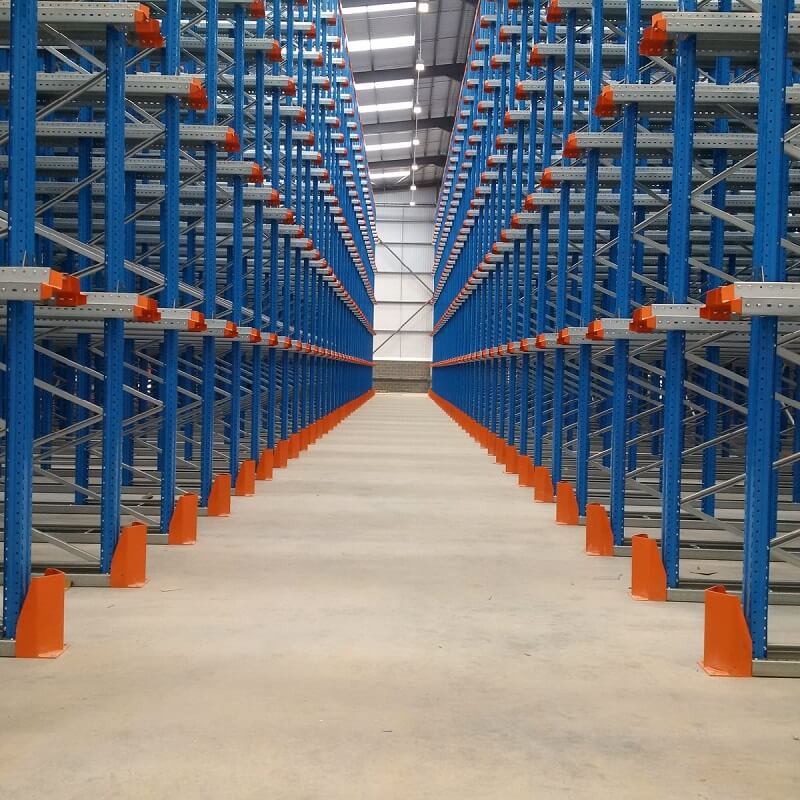 Rak lorong sempit dan rak palet